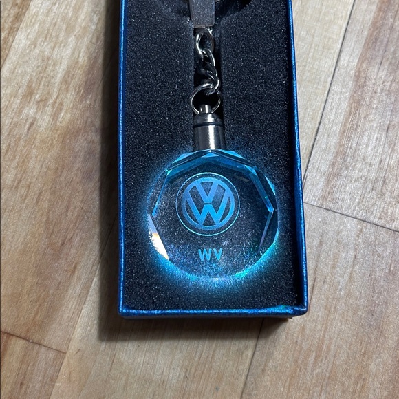 New Volkswagen Laser Engraved Crystal Car Logo Key Chain - Picture 8 of 8